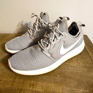 Nike Tennis Shoes